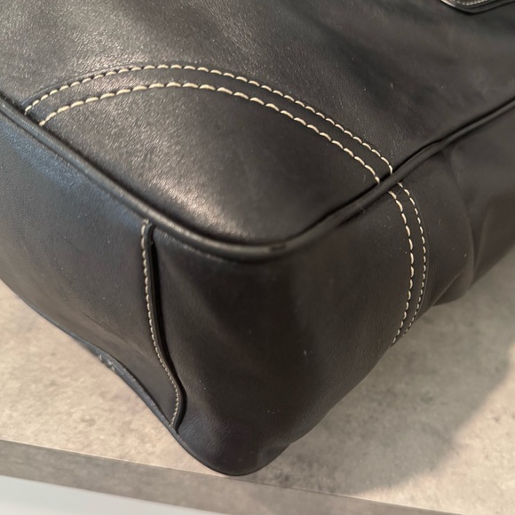 Coach Leatherware Black Tote/Shoulder Bag in GUC!! - Picture 7 of 14